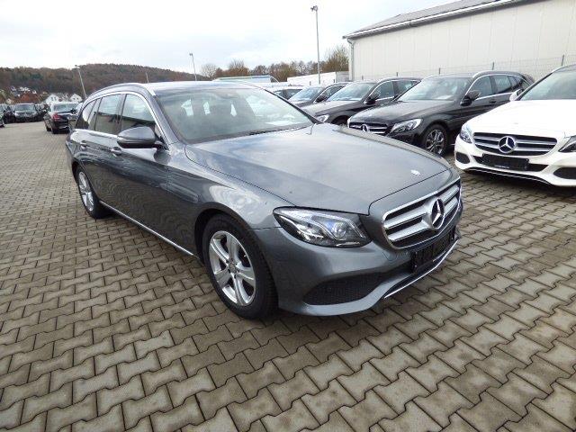 Left hand drive MERCEDES E CLASS 220 T d